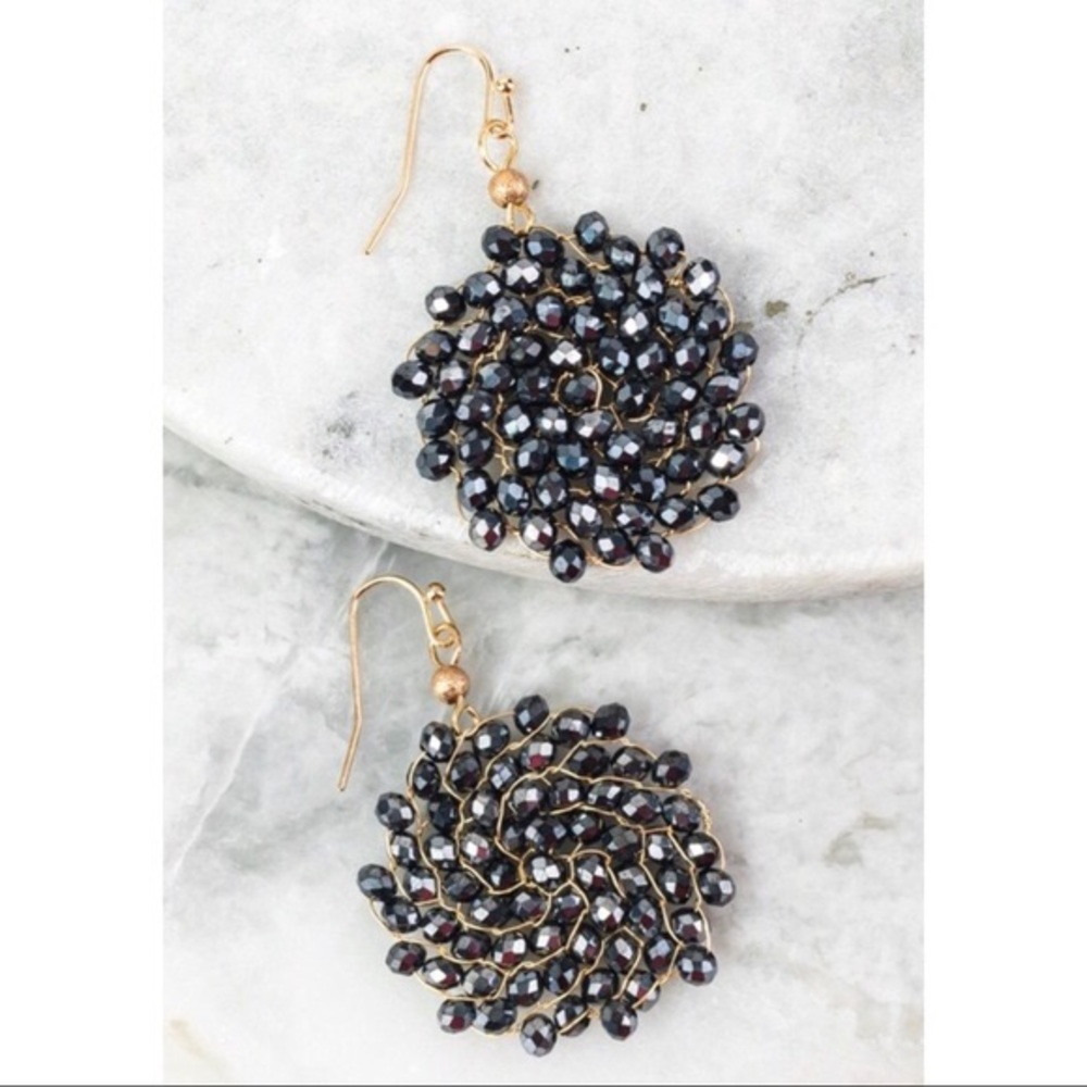 BLACK | Crystal bead earrings